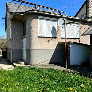 Продається будинок з літньою кухнею