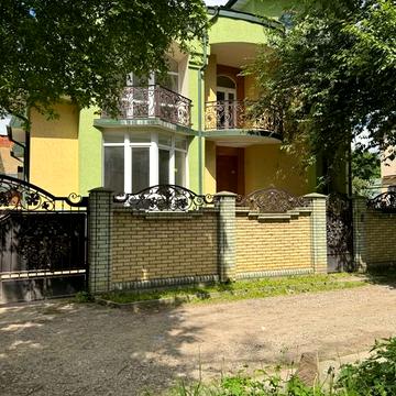 Будинок в самому  центрі,  вул.Матейки
