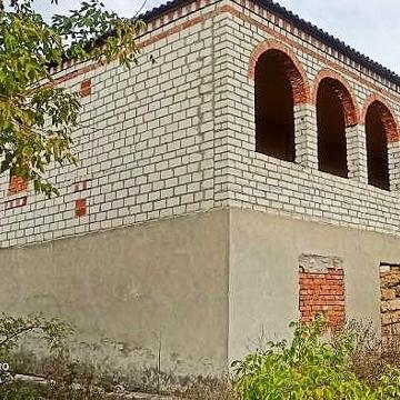 Продаю дім з гаражем