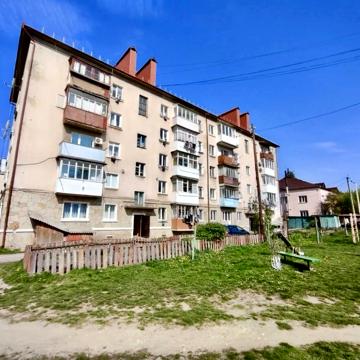Продається 3-кімнатна квартира. Чортків