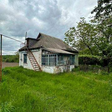 Продається будинок/земельна ділянка  під забудову