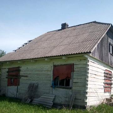 Продається хата під знесення, на будівельні матеріали.
