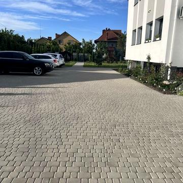 Власник. Квартира з гаражем.