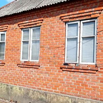 Читайте оголошення Продам будинок в Золочіві