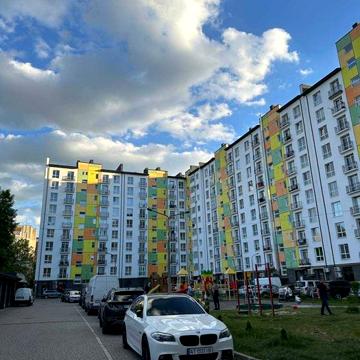 3к квартира з частковим ремонтом.ЖК Лемківський