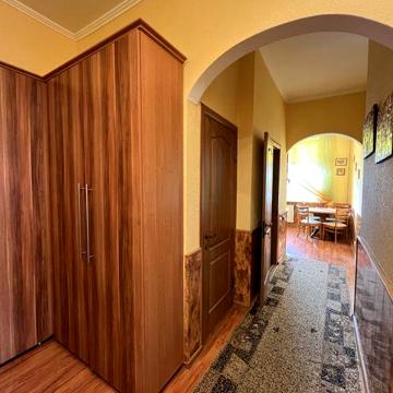 Продаж 2 кімн. Сталінка Січеславська. Все як є. Заходь і живи.