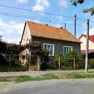 Продам будинок .
