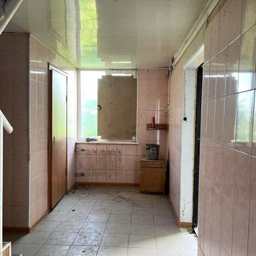 Продам будинок 2010 року забудови з гаражем неподалік центру міста