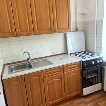 Квартира 1-но кімнатна на Олега Ольжича 3г