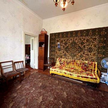 Продаж частини будинку, Залізничне селище