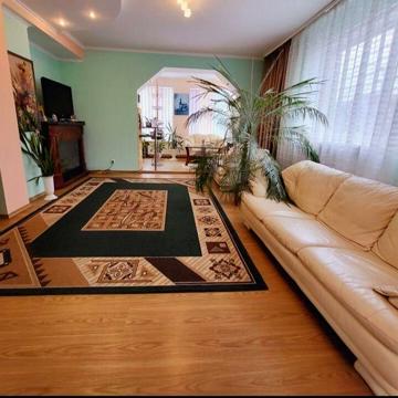 Продам будинок для великої родини на Пятничанах