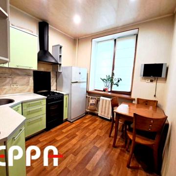 Продаж 2-кімнатної квартири пл. Маяковського