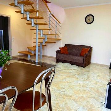 Будинок на березі річки, ВАШЕ місце затишку та відпочинкуYV