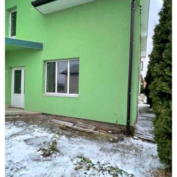 Будинок в оренду під комерцію.