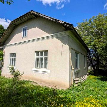 Продається будинок в селищі Більшівці.