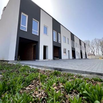 Продам сучасний таунхаус з гаражем