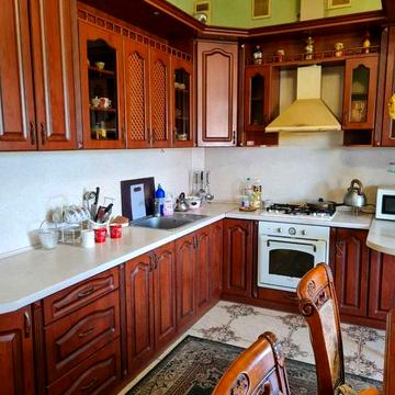Продам 2-поверховий БУДИНОК З РЕМОНТОМ  в р-ні СПОРТЛАЙФ, зуп.Козацька