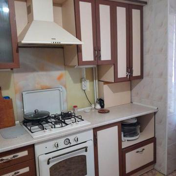 Продам 3-х кімнатну квартиру в Озерному