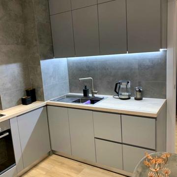 Продам 3-х кімнатну квартиру (95кв. на вул Єсеніна)