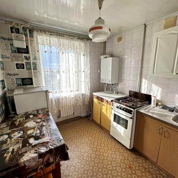 Продам квартиру в районе универмага (билла)