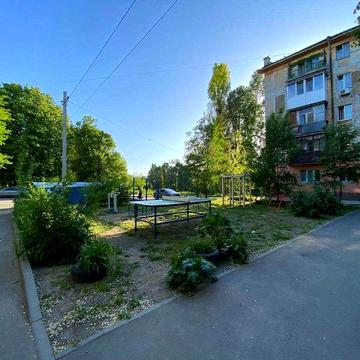 Продам 1 к пр. О.Поля 84