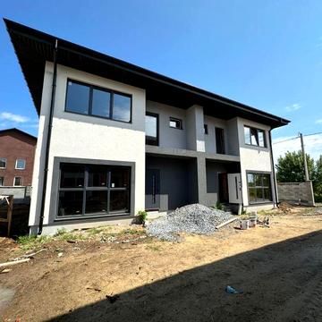 Продаж котеджу в топ районі Газовик з комунікаціями.