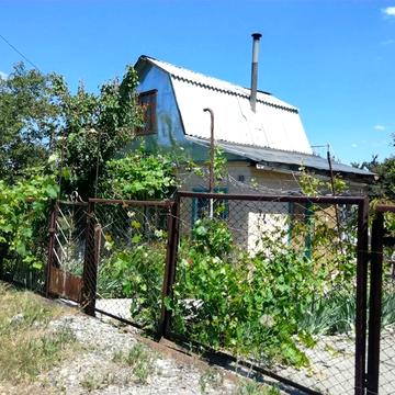 Дача, пригород Днепра, жилой дом