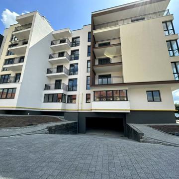 Героїв Крут вул., 6
