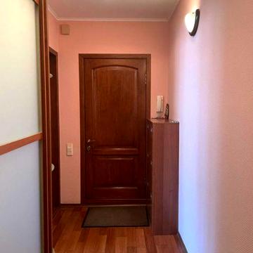 Продам СВОЮ 3 к.кв возле Медкомплекса
