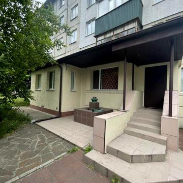 Продаж 3-кімнатної квартири з окремим входом