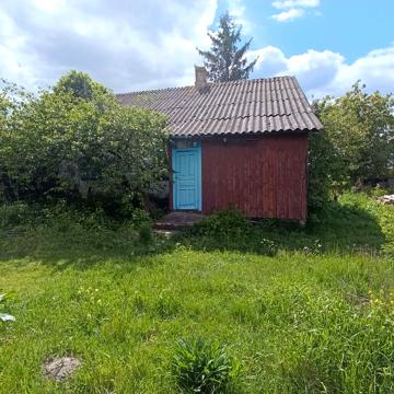 Будинок хата в затишній місцевості