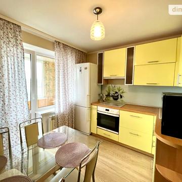 Продажа 2к квартира вул. Дія Максима