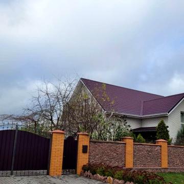 Двоповерховий житловий будинок в с. Літки
