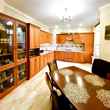 Продаж 2 кімн. квартира 100 м, Соляні, Магелан, ремонт.
