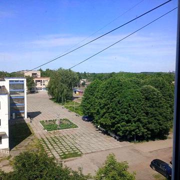 Продам 4-х кімнатну квартиру