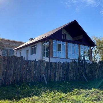 Продам будинок біля озера
