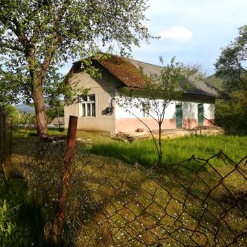 Продам житловий будинок з присадибною ділянкою