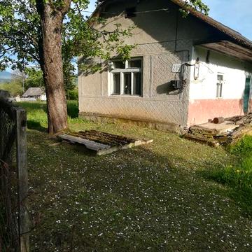 Продам житловий будинок з присадибною ділянкою