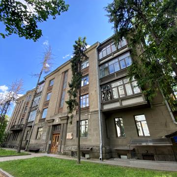 Інститутська вул., 20/8