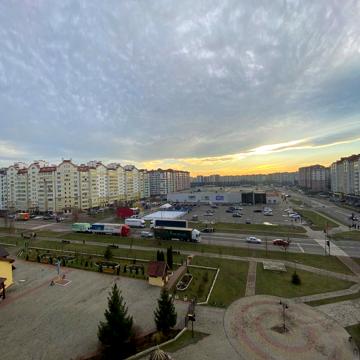 Івана Миколайчука вул., 6