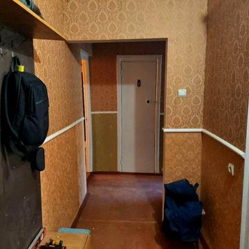 Продам 2 к. квартиру на 5м м-не г.Лозовая Харьковской обл.