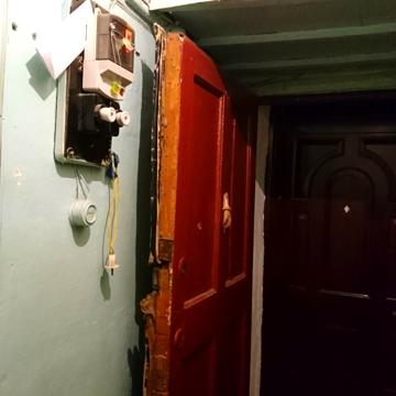 Космонавтів вул., 79