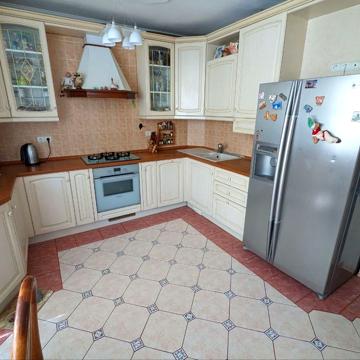 Продам 3х з гаражем в центрі. Автономне опалення