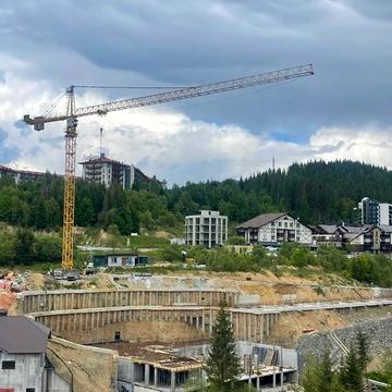 Продається розкішний апартамент в Буковелі з краєвидами на гори! ЖК AMA Family Resort