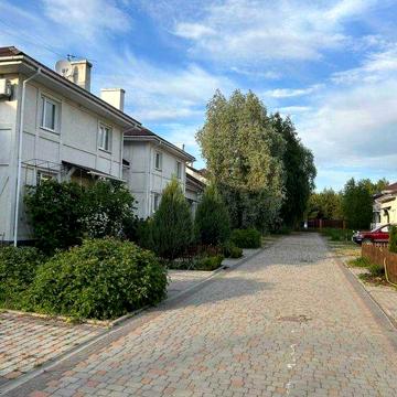 Будинок, таунхаус з ділянкою $250/м2 гараж усі комунікації