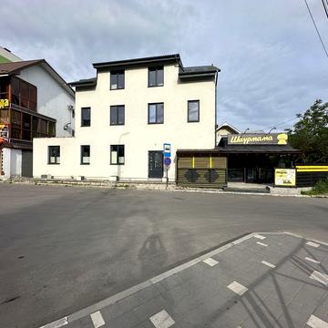 Продам новозбудований житловий будинок в центрі м.Коломиї.