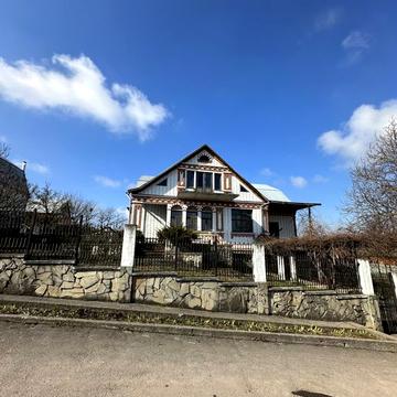 Будинок площею 350м2 + 15 соток