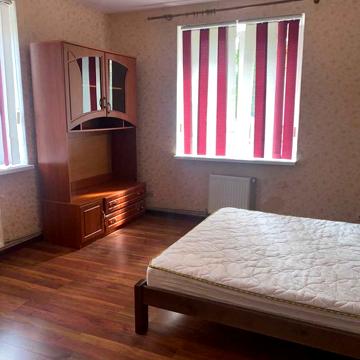 Продається 2-х поверхов.будинок  в районі вул. Дубнівської на 2 входи.