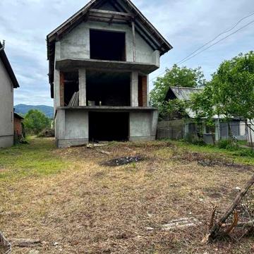 Продається будинок\недобудова в смт. Вишково