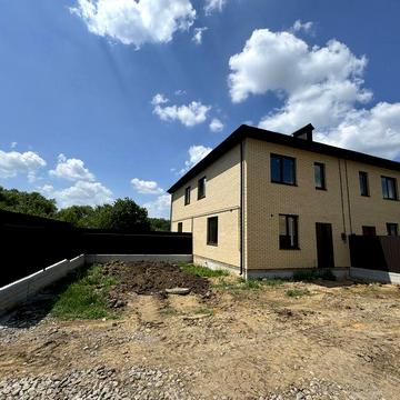 Продаж 2 поверхового таунхауса з ділянкою на 1.5 сотки, 72 кв